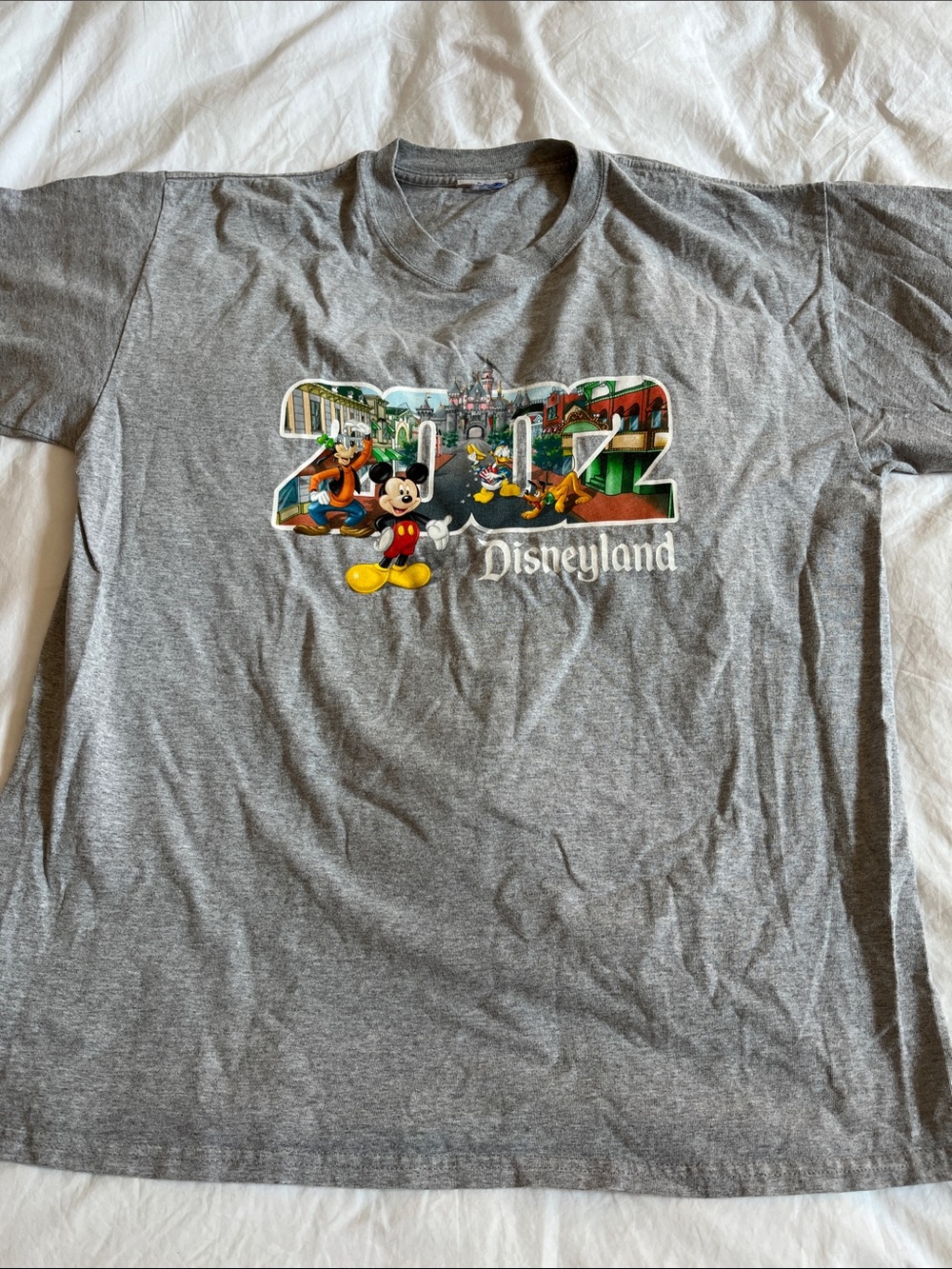 Vintage Y2K 2002 graphic print Mickey Mouse grey Disneyland tshirt